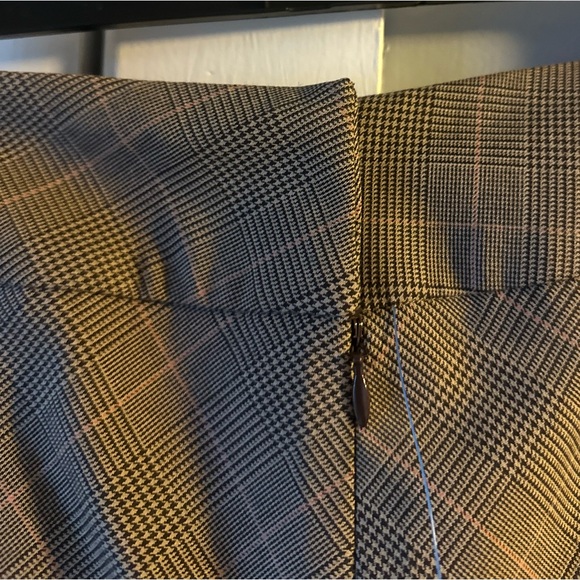 🌸Ann Taylor skirt size 4 Women's Check Pleated Skirt size 4 - Picture 3 of 4